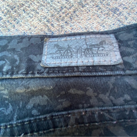 Levi’s 524 Too Superlow Jeans Black Denim Printed Design size 29 8 Skinny - Picture 4 of 14